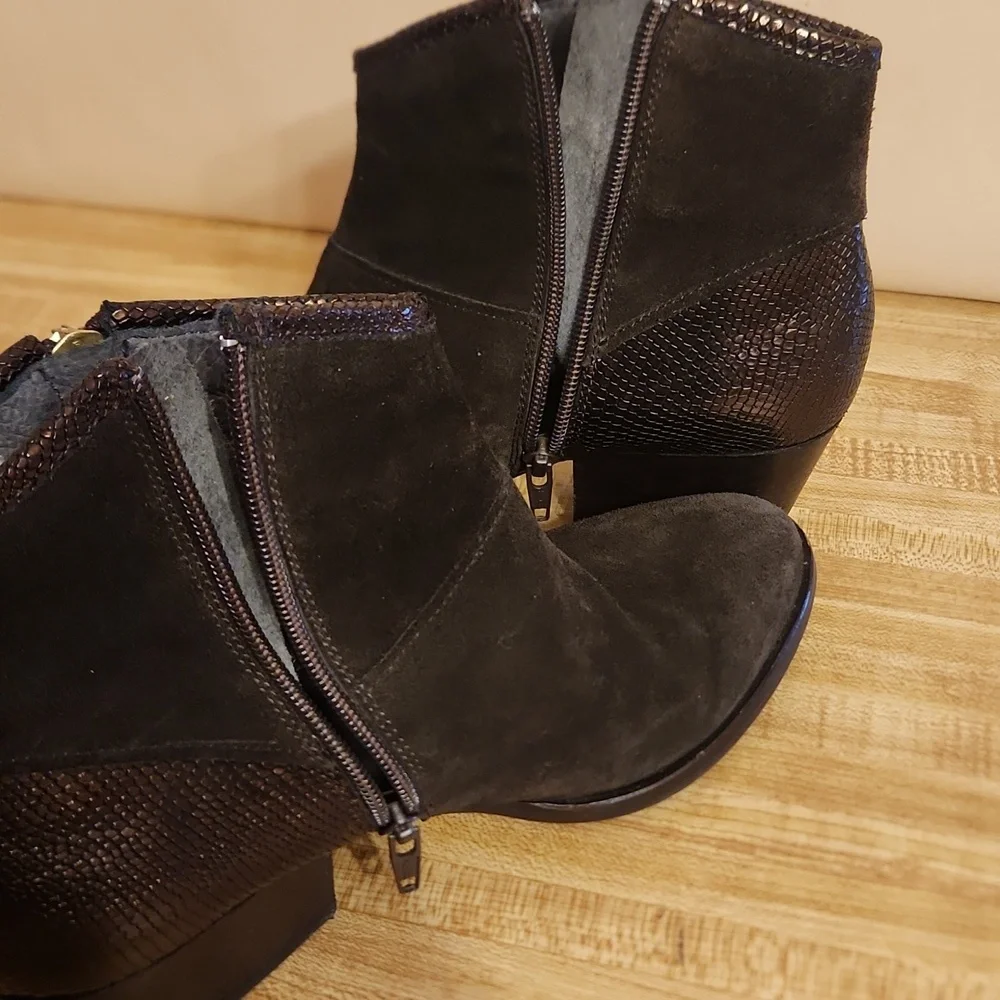 KANNA Made in Spain Suede Ankle Bootie, size 37